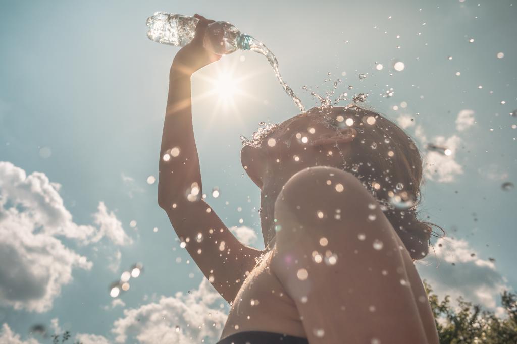 Stay hydrated during this week's heat wave with expert tips and 15 foods to cool you off